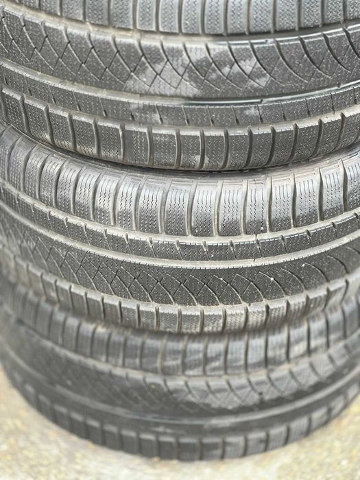 245 40 18 Champiro WinterPro HP Дот 2223  над 7.5мм грайфер