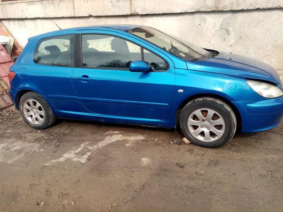 Продавам Пежо 307 1.6 16v.на части.