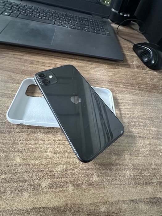 Продам Айфон 11