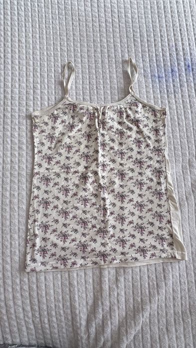 Майка белая в цветочек б/у