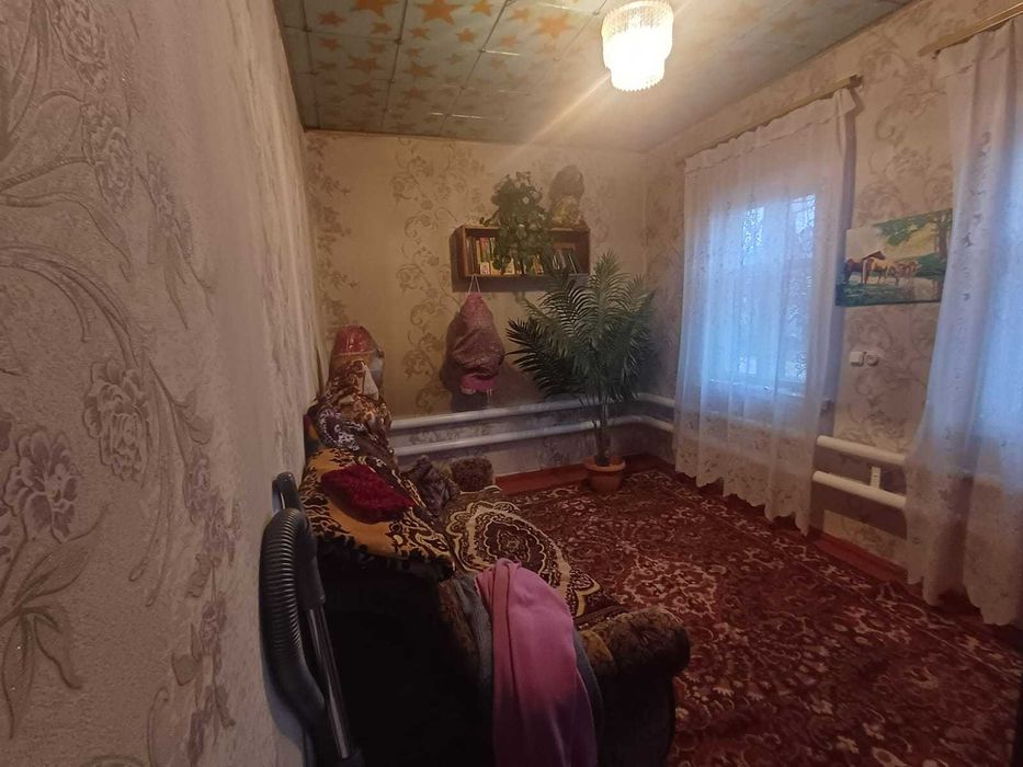 Большой Высокий дом в рабочем поселке