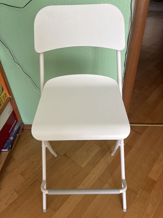 Продам высокий стул