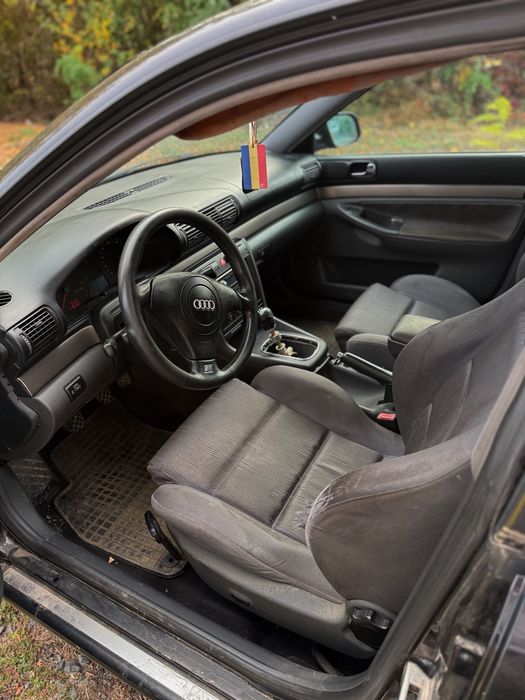 AUDI A4 2001 — imagine 4