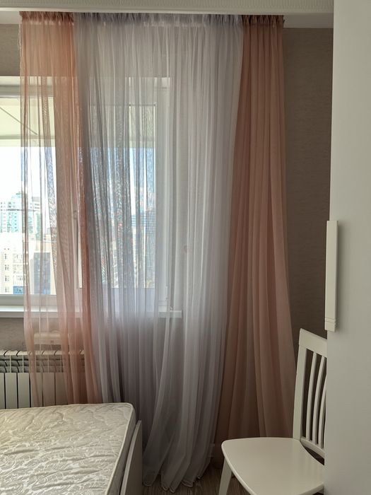 шторы розовые и белые