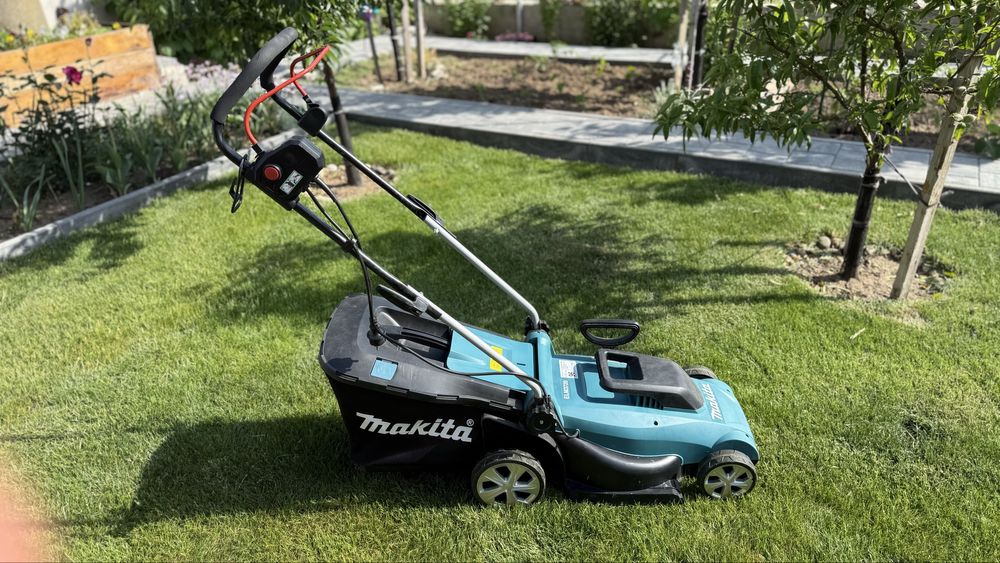 Masina tuns gazon / iarba Makita ELM 3720