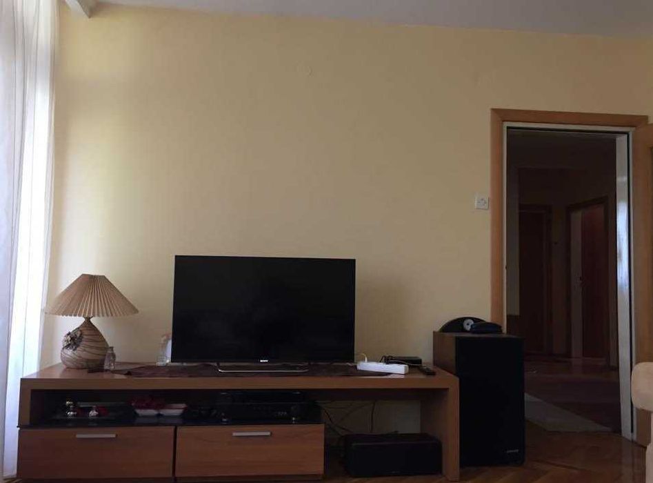 Дава се под наем Тристаен апартамент в Пловдив, Кършияка - 90 кв.м за 382.5 € - Снимка #2