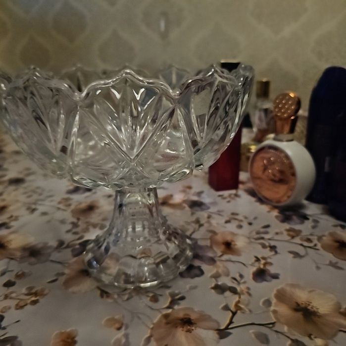 Idishlar to'plami sotiladi
