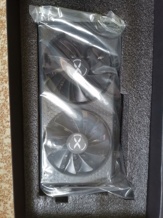 Vând sau  Schimb  Placa video  XFX Radeon RX 6600 Speedster SWFT 210 C