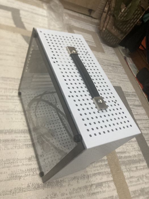 Продам компактный корпусс