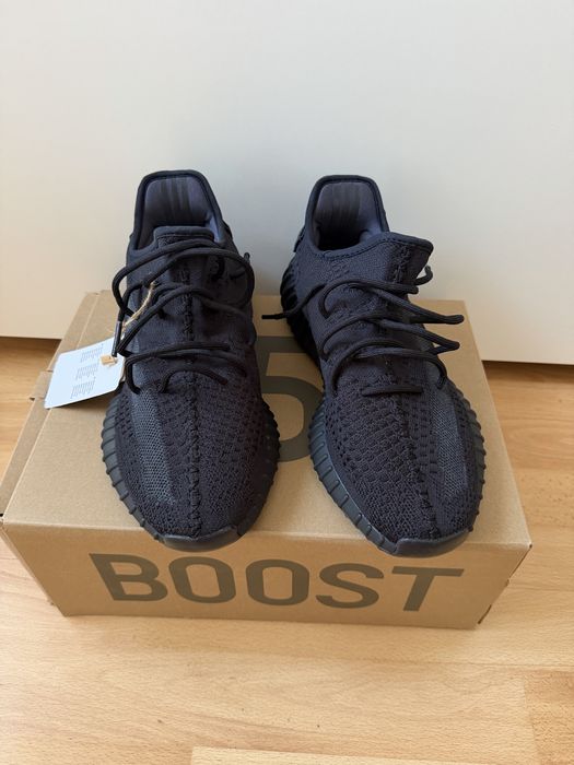 Yeezy 350 Onyx Black noi