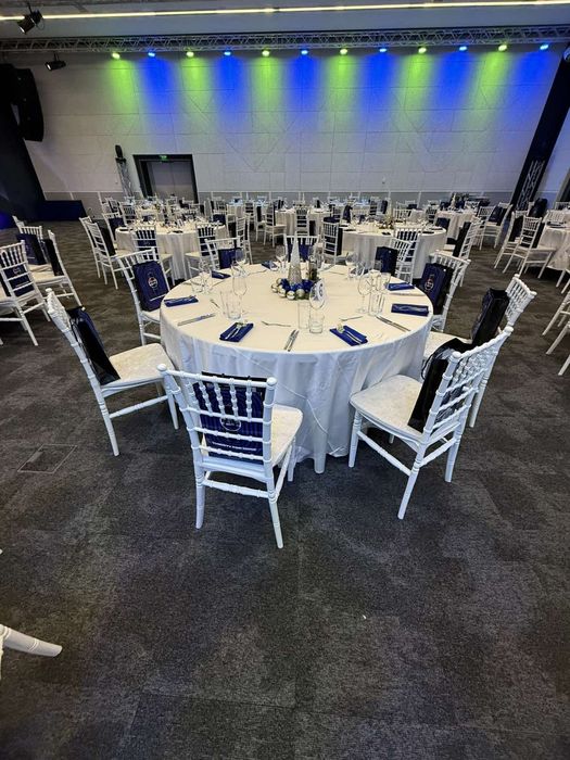 Сватбени столове Шивари под наем + маси и покривки за събития