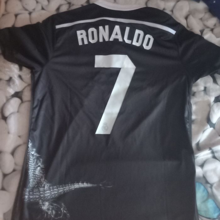 Vand tricouri de fotbal noi