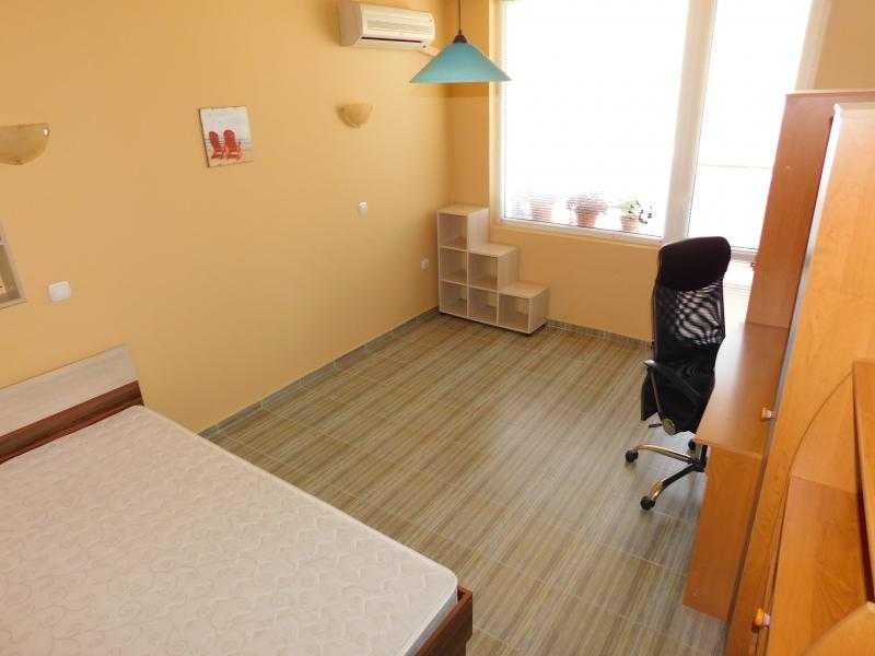 Дава се под наем Тристаен апартамент в Бургас, Лазур - 100 кв.м за 612 € - Снимка #6