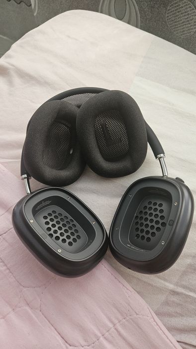 AirPods Max наушники