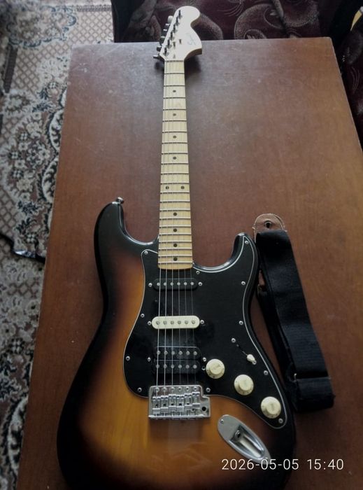 Электрогитара Squier strat