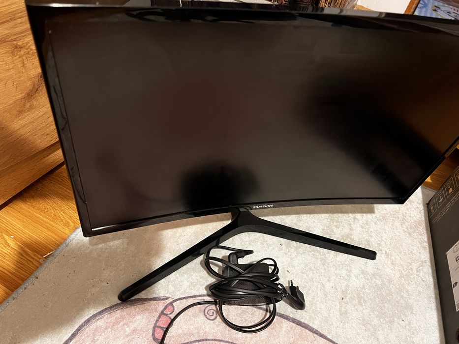 Samsung curbat 24” 144hz