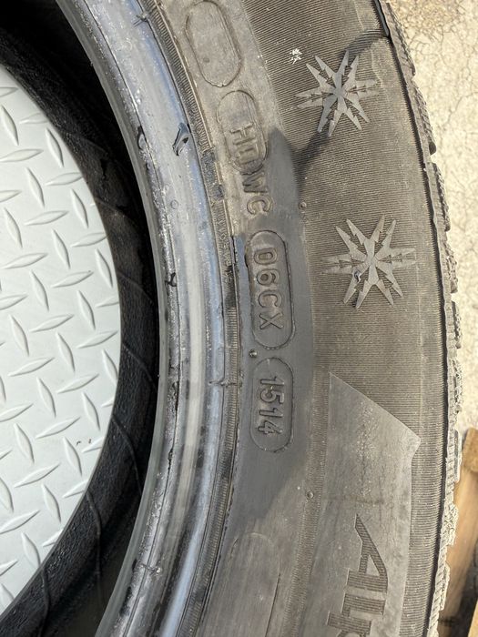 4 боря зимни гуми Michelin 205/55 R16 Dot 1514 ном 518
