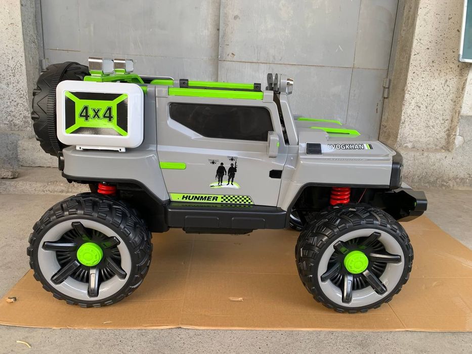 Detskiy moshina jeep