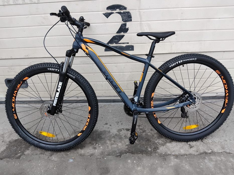 Vând bicicleta din aluminiu