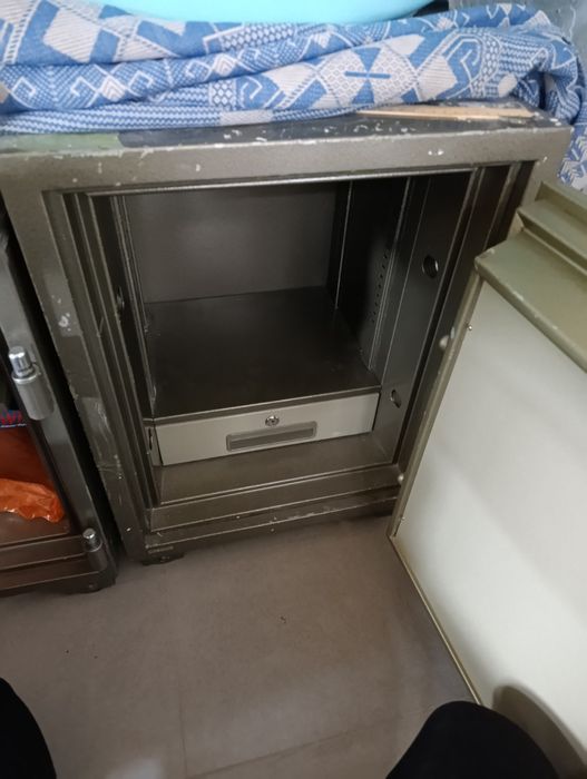 Продам сейф дипломат