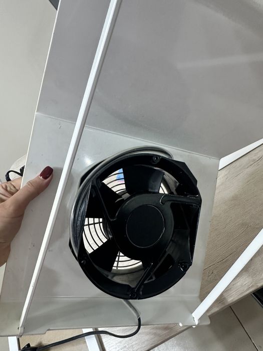 Продам пылесос для маникюра