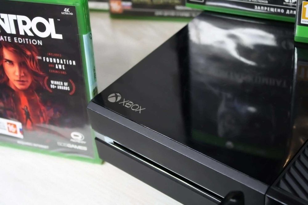 Xbox One + GTA5-Ufc-Fifa