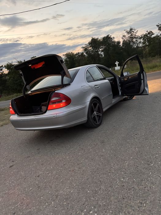 Vând mercedes e 320d