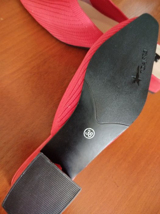 Продам ,новые, размер 36