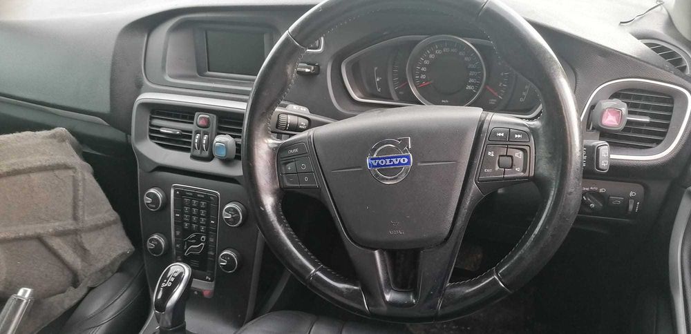 Dezmembrez Volvo V40 1.6D 2015