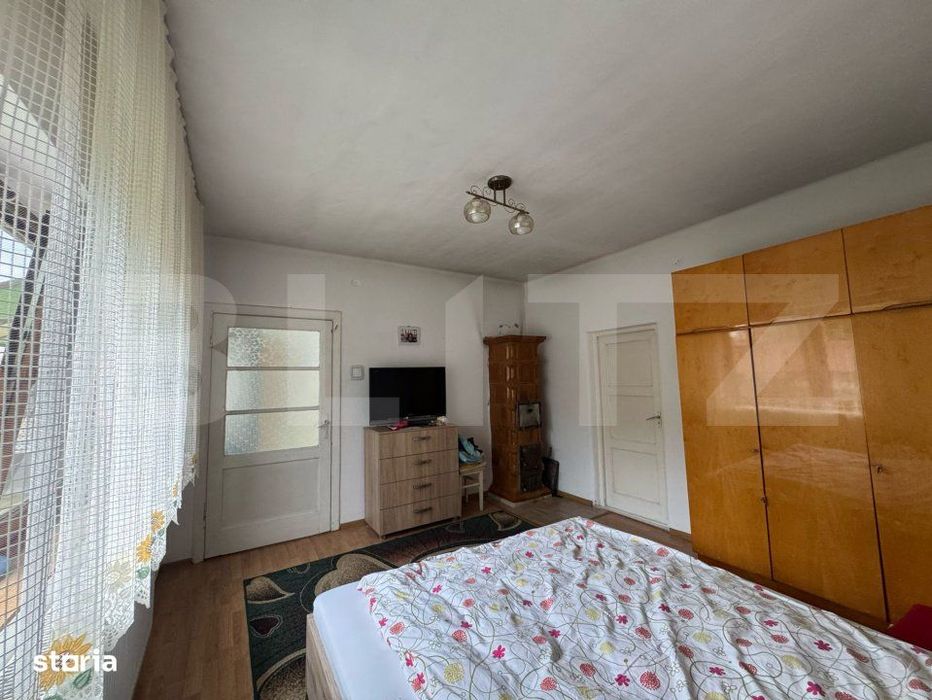 Casa de vanzare, cu 3 camere, 120 mp, 1080 mp teren, zona Simeria