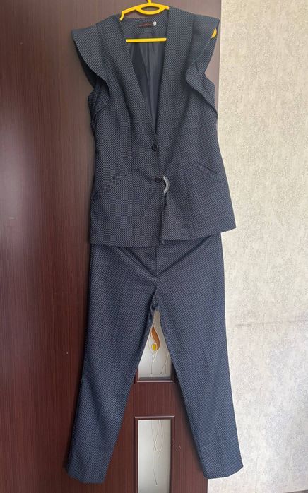 Продаются б/у костюм двойки