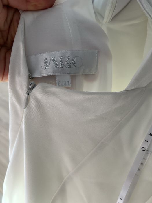 Официална рокля с шлейф