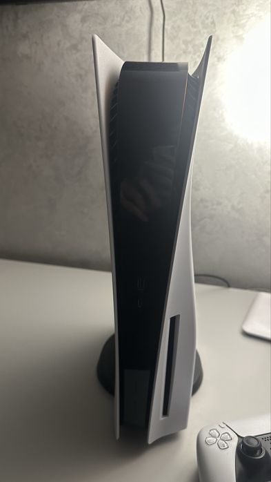 PlayStation 5 si Controller