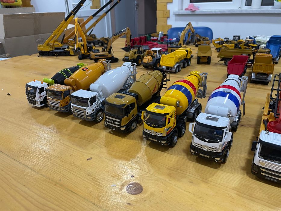 Метални макети 1:50