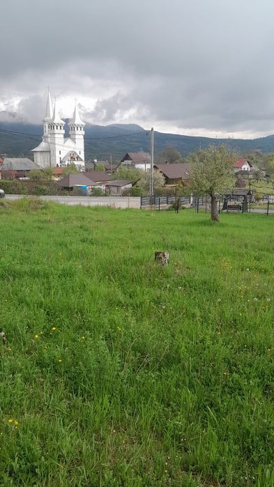 Vând 10 ari teren la strada  Surdesti