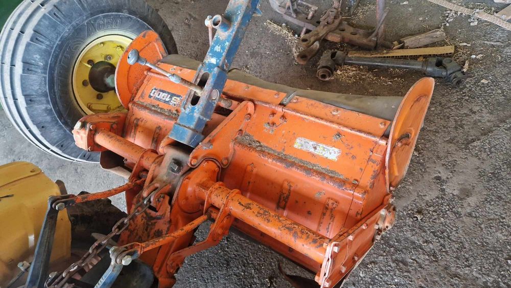 Kubota b7000 Трактор нови гуми с фреза и плуг