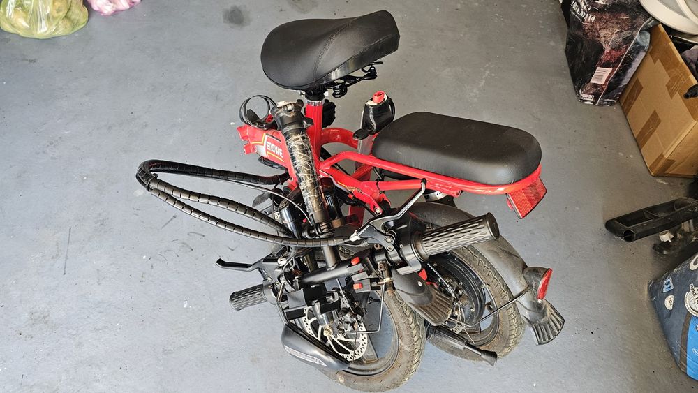 Vand bicicleta pliabila. Baterie 32Ah