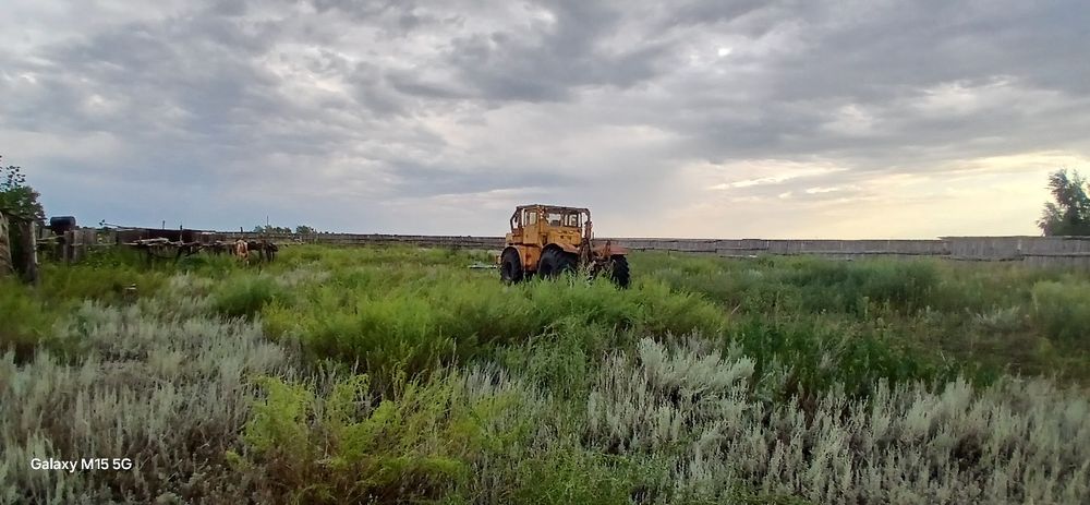 Продам 2 дома с большой территорией