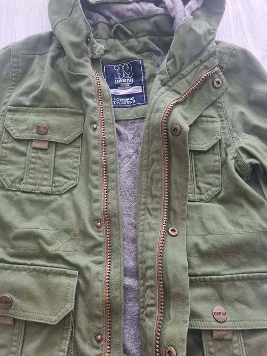 Geaca primăvară/toamna LC WAIKIKI  6-7 ani 116-122cm