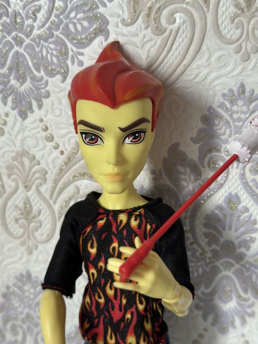 Monster high Хит Бернс
