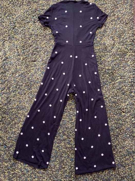 Salopeta “Stradivarius” neagra, cu model floral