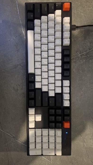 Механическая клавиатура Keychron C2 Red Switch в отличном состоянии