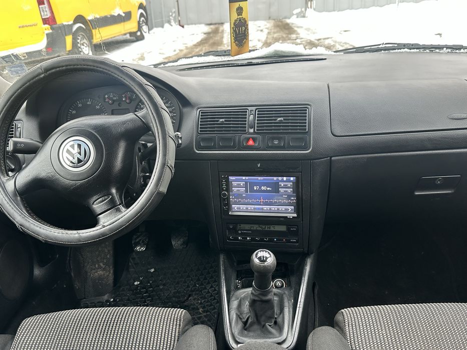VW Голф 4 2000 г 1.6