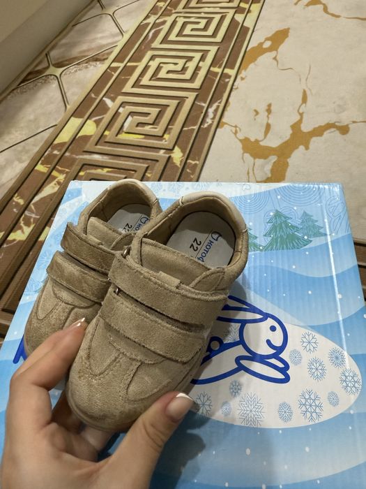 Продам детские кеды котофей