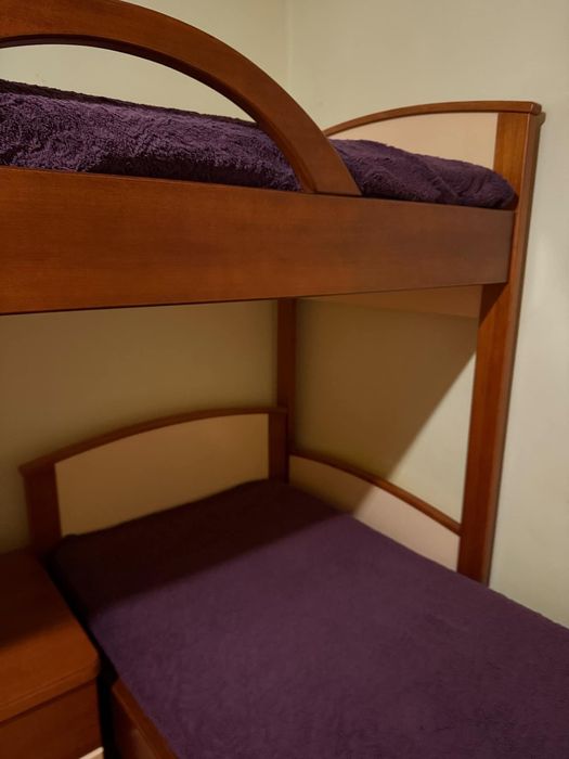 Двуетажно легло МДФ+нощно шкафче МДФ+стълби с място за съхранение МДФ