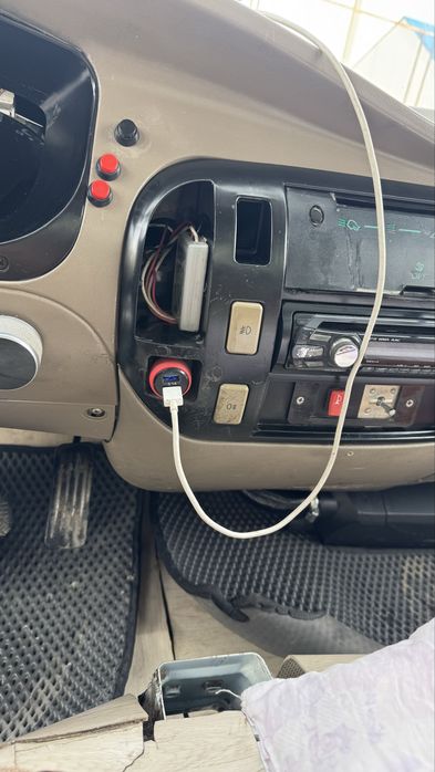 Тойота 4л АКПП 5тонн