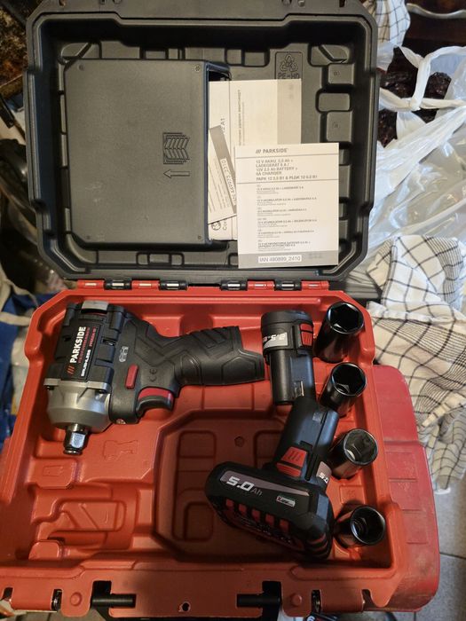 Гайковерт Parkside 12v с 3 батерии