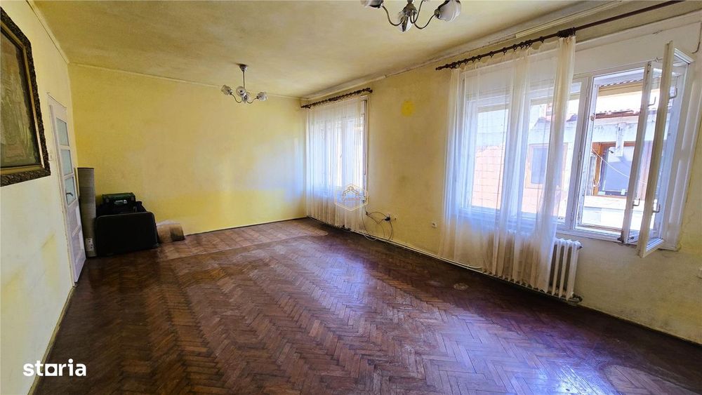 Central | 3 camere decomandate + curte proprie de 35 m² | Etaj 1