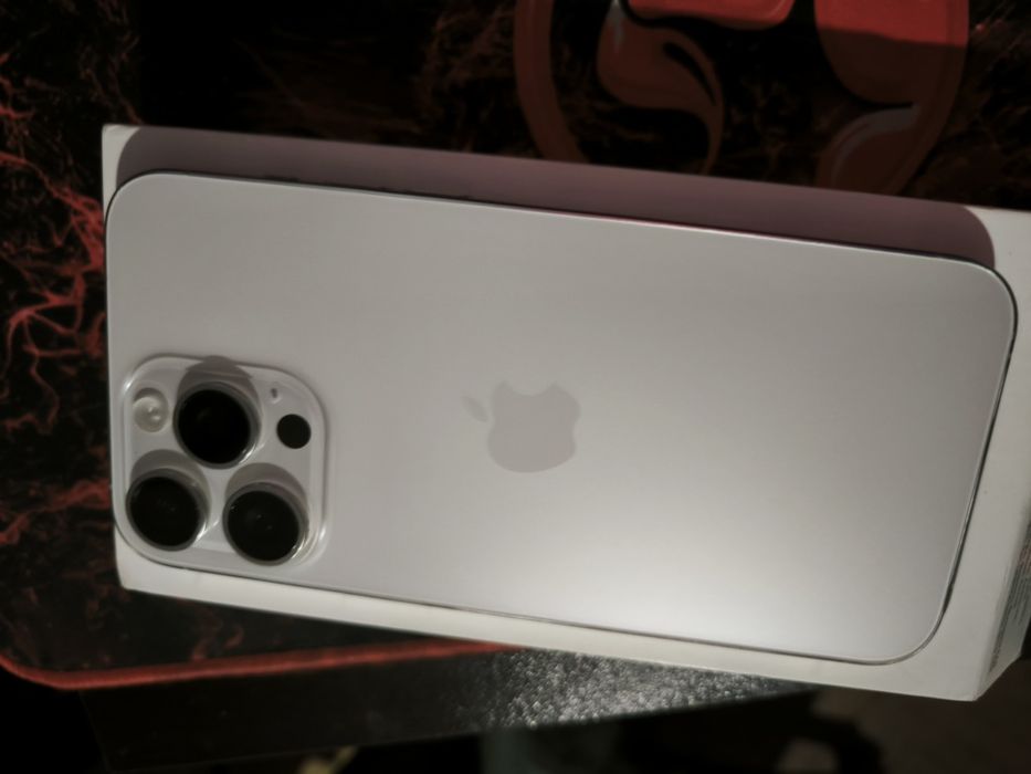 iPhone 15 Pro Max(Като Нов)