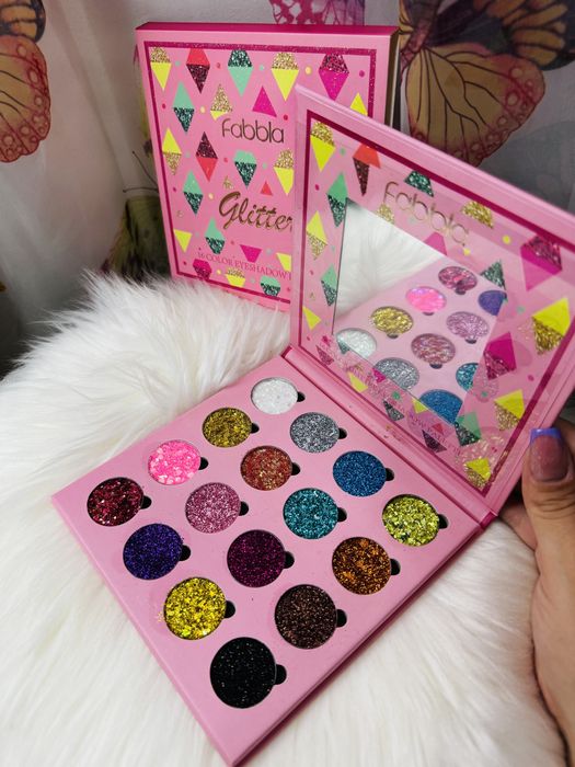 Palete / truse make-up huda beauty/essence/tarte/too faced/fabla